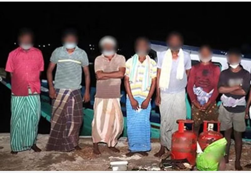 Sri Lankan Navy arrests 17 TN fishers