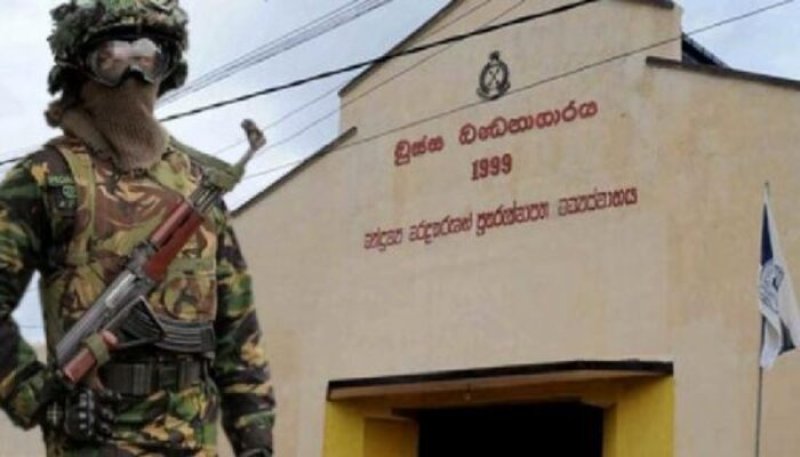 Inmates  launches a roof top protest at Boossa prison