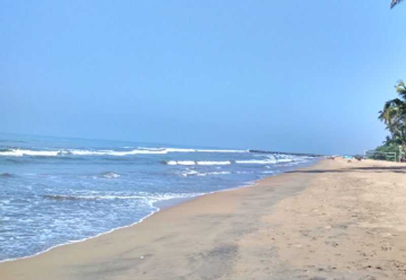 Chinese tourist goes missing at Payagala Beach