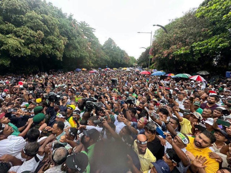 Rain fails to dampen SJB protest
