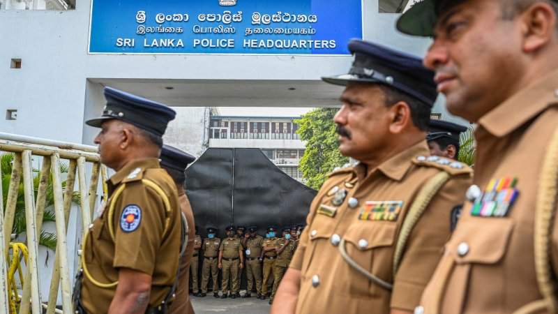 Why are thousands leaving the Sri Lanka Police? 