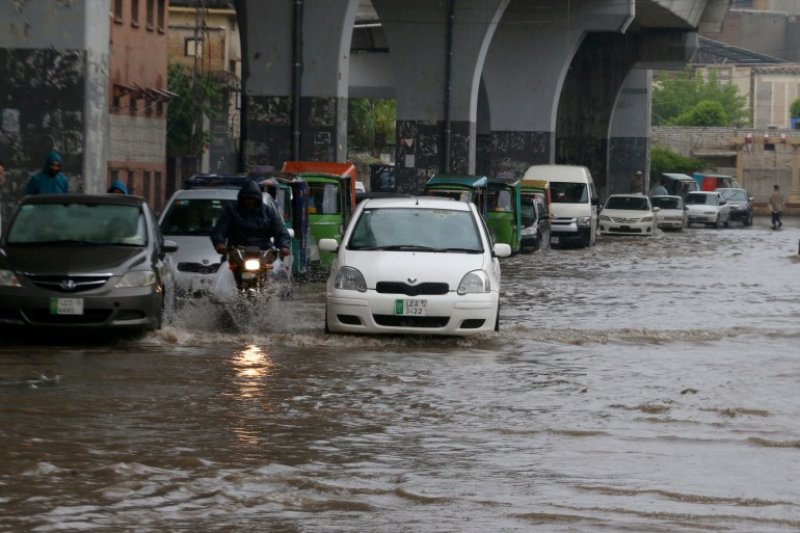 Hundreds killed as storms lash Pakistan and Afghanistan