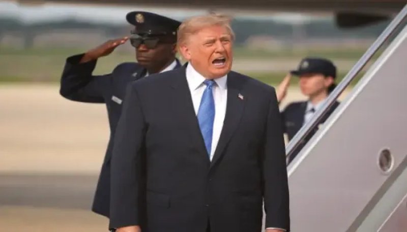 Trump threatens Iran after attack on airbase in Jordan