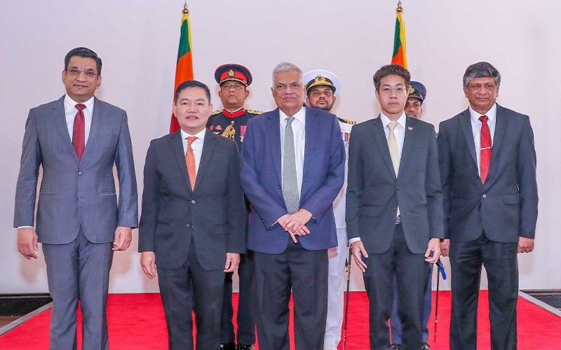 New Ambassador and HC present Credentials to the President