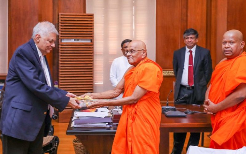 Ven. Dr Muruththettuwe Ananda Thero Presents his latest book