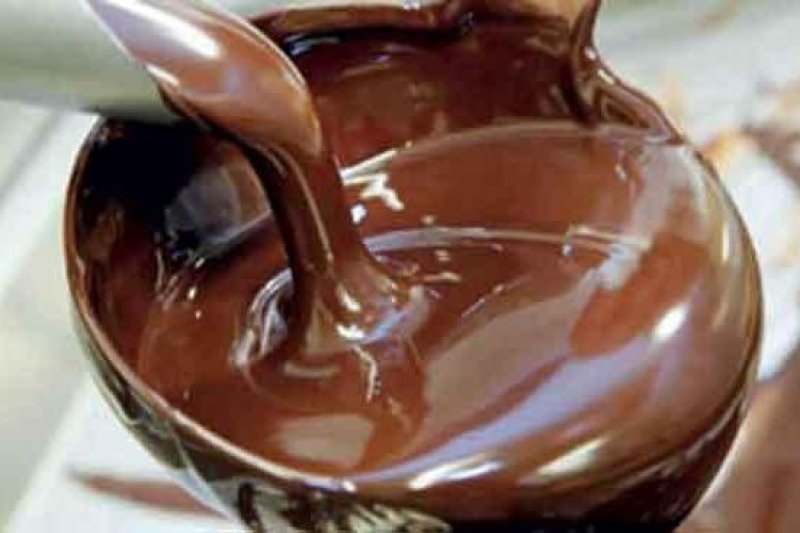 Cocoa price hits record high as El Ni&ntilde;o hurts crops