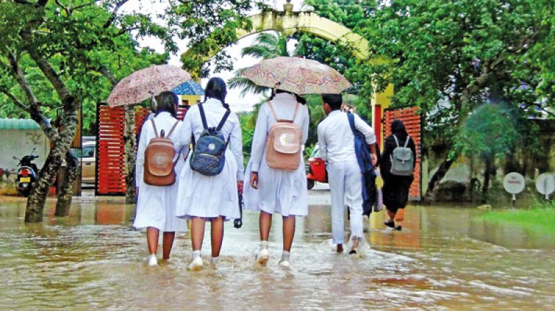 Govt to give Rs. 25,000 for students hit by floods