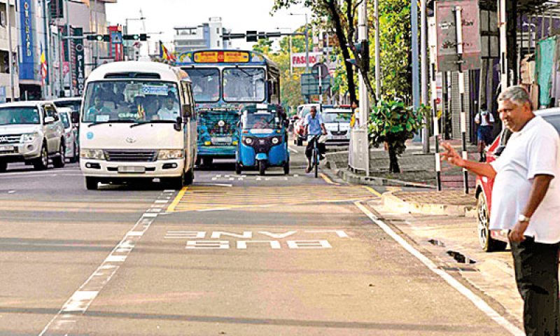 Bus priority lane rules to resume in Colombo from today (29)