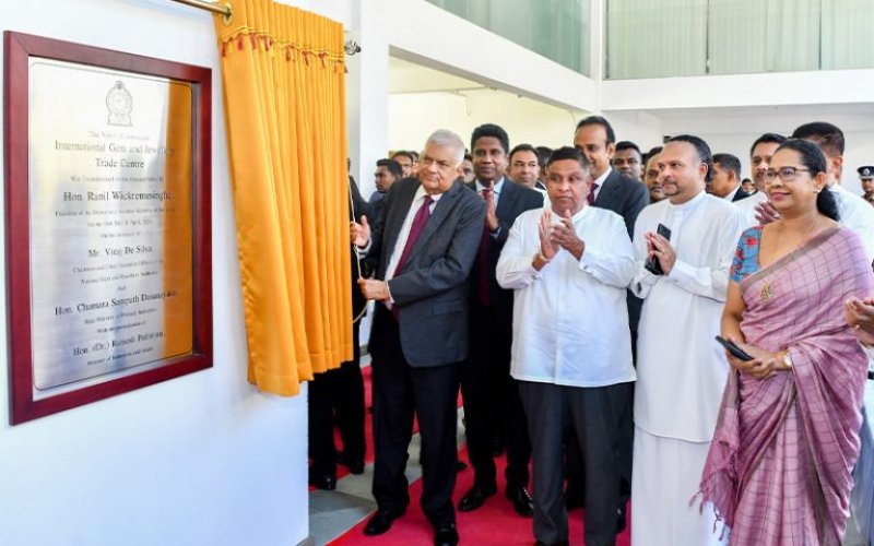 Prez inaugurats the Intl Gem  &amp; Jewellery Trade Centre