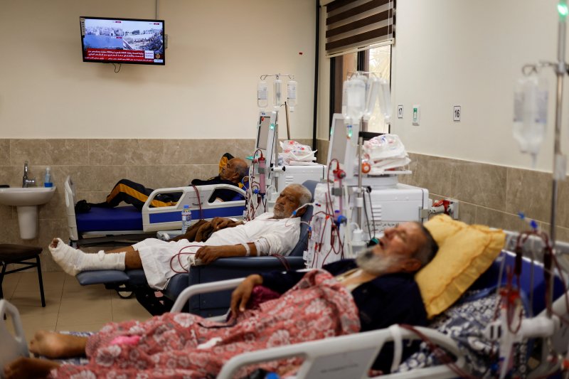Gaza's only cancer hospital forced to close 