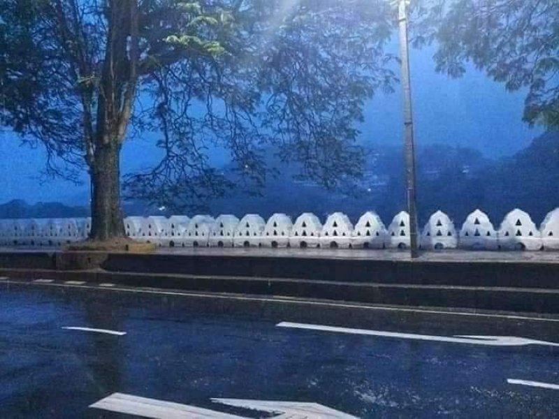 Showers or thundershowers may occur at several districts 