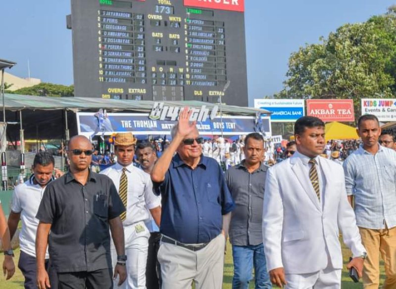 President attends  to witness the &lsquo;Battle of the Blues