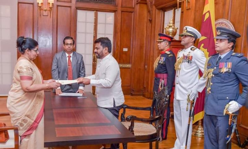 Acting Chief Justice takes oath before the President