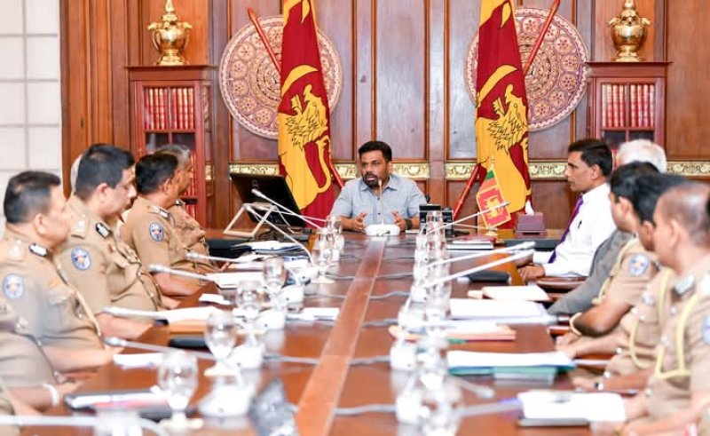 Prez Holds Discussions with Western Province Police Chiefs