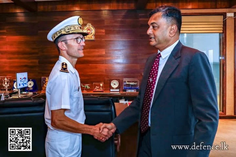 French Joint Commander  Indian Ocean meets Defence Secretary