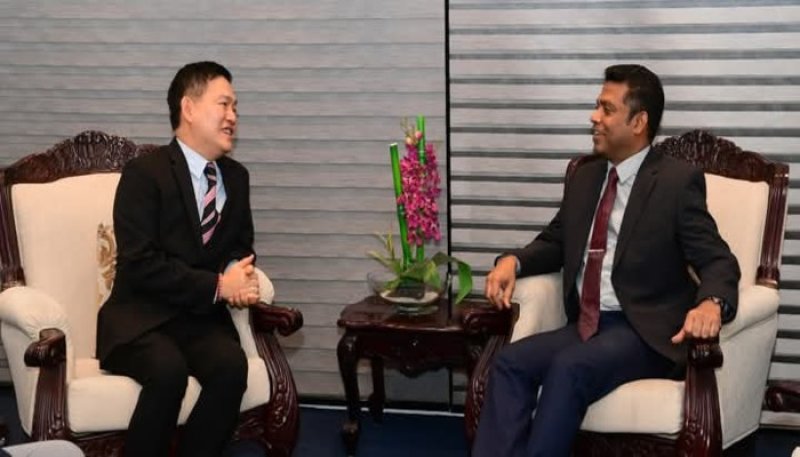 Sri Lanka's Thai Ambassador meets Dr. Nalinda Jayatissa