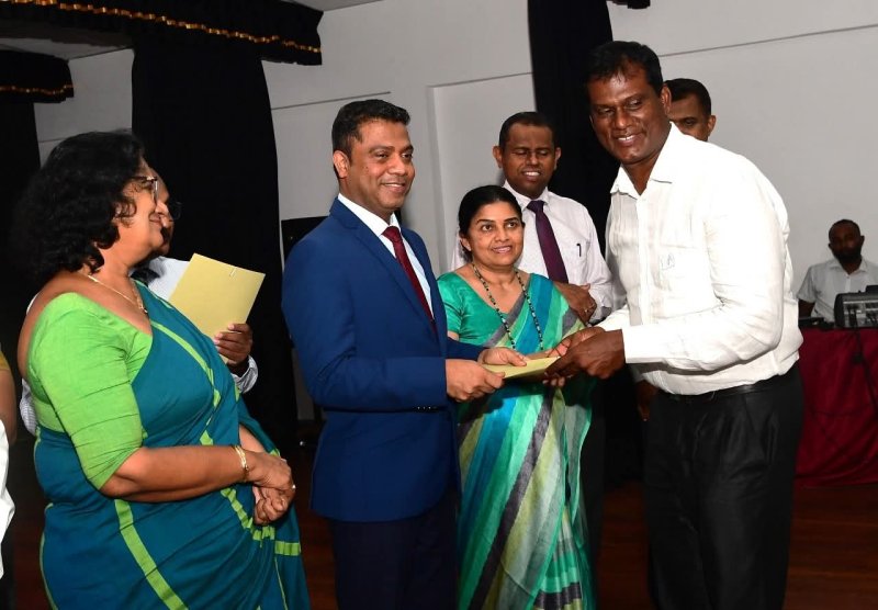 640 new health assistants receive  appointments 