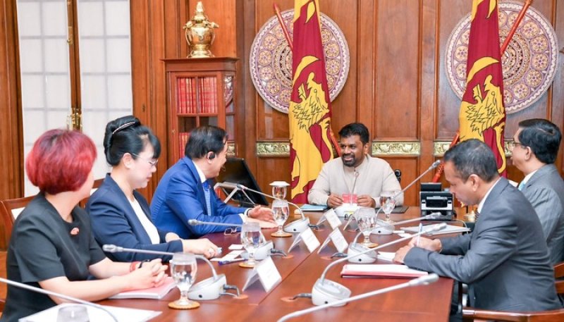 Prez met with senior representatives of Vietnam&rsquo;s ROX Group