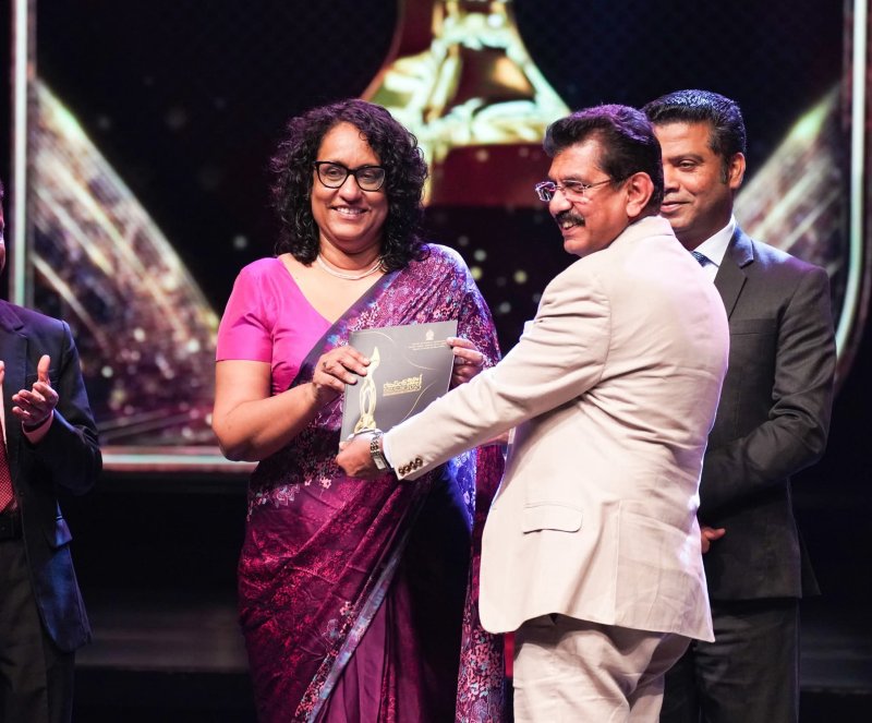 PM emphasizes need for new media ethics at Media Awards