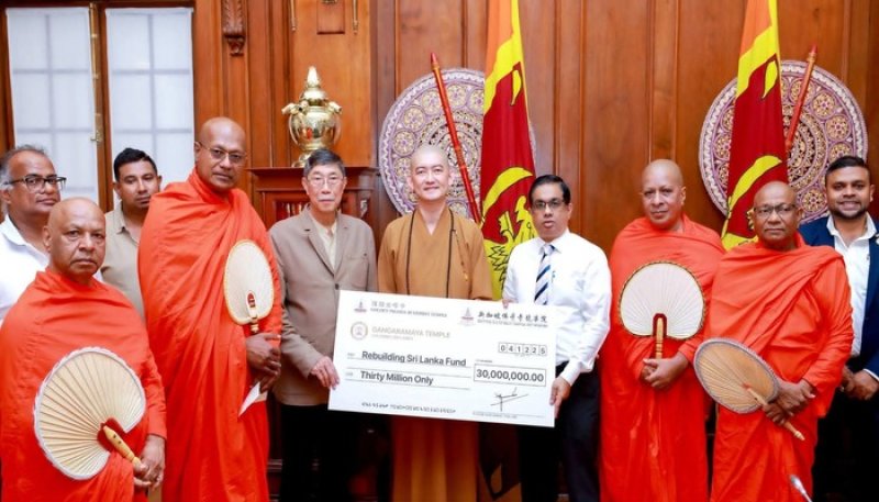 Rs. 30 M from Gangaramaya Temple to the &lsquo;Rebuilding Srilanka