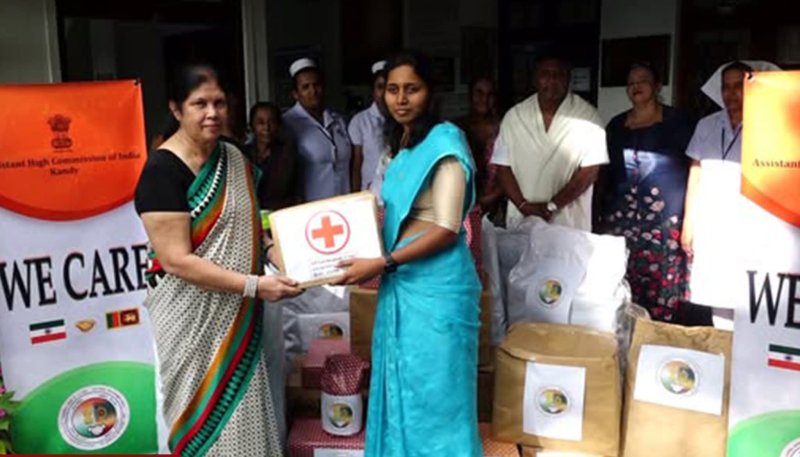 Indian govt donates medical supplies to Kandy cancer society
