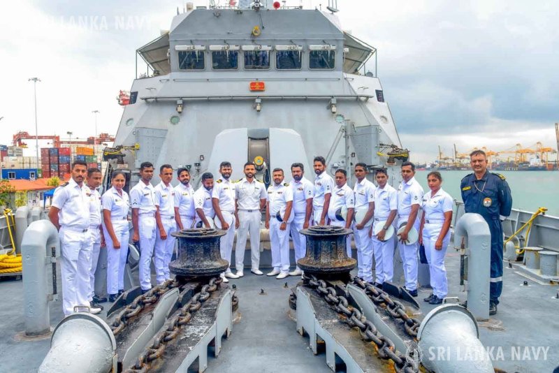 SriLanka Navy accorded a ceremonial farewell to INS Sunayna 