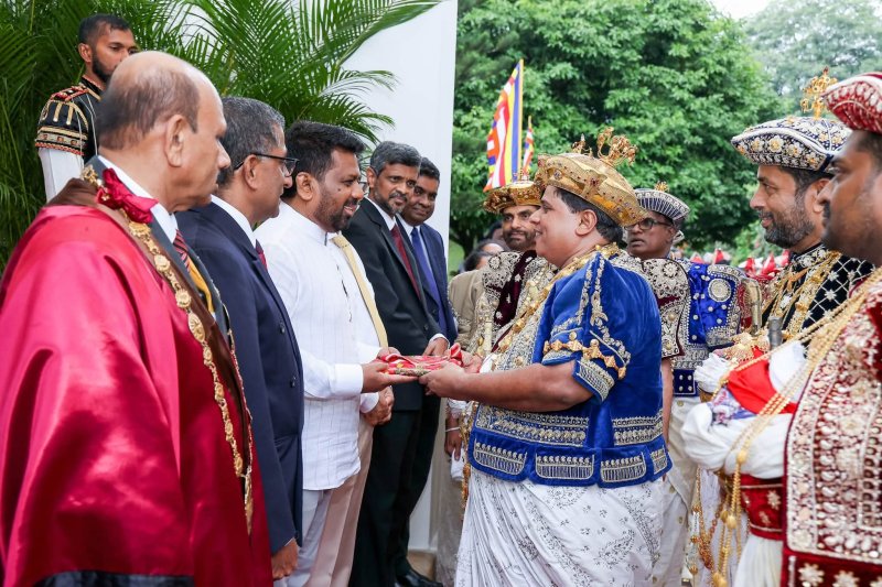 Discontinuation of the &lsquo;Perahera&rsquo; should never arise again