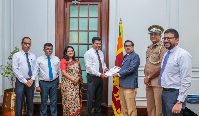 Prisons Special Committee Report Handed Over to President&rsquo;s Secretary