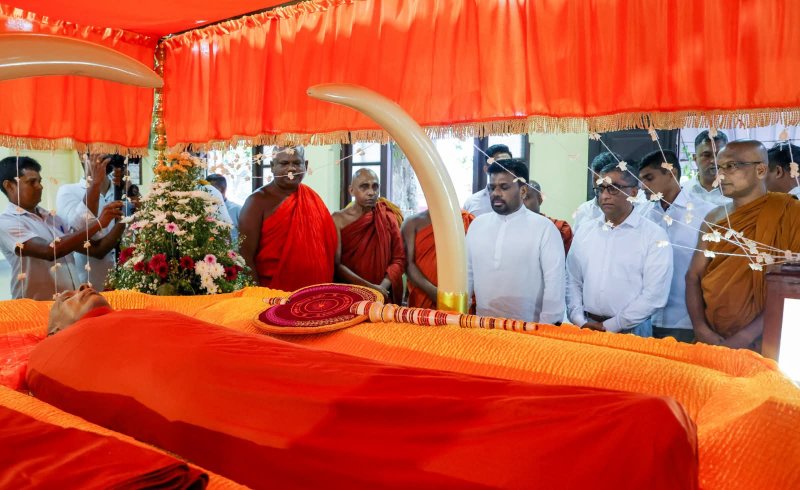 President pays last respects to most venerable Kappetiyagoda Siri Wimala Thera