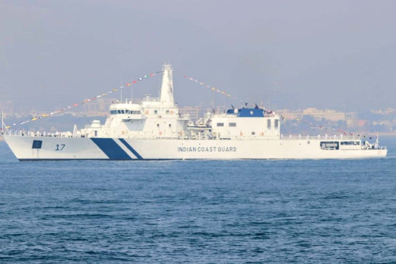 India launches rescue operation as bulk carrier sinks