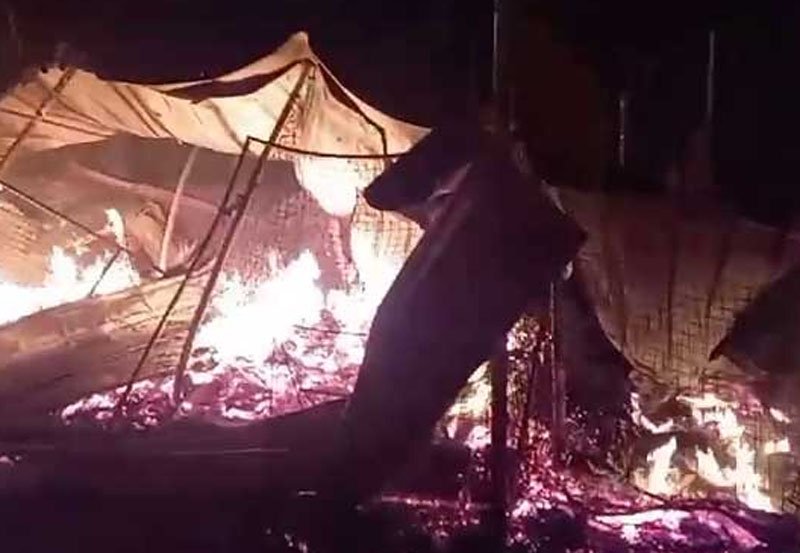 Fire engulfs 30 shops near Mawanella bus stand