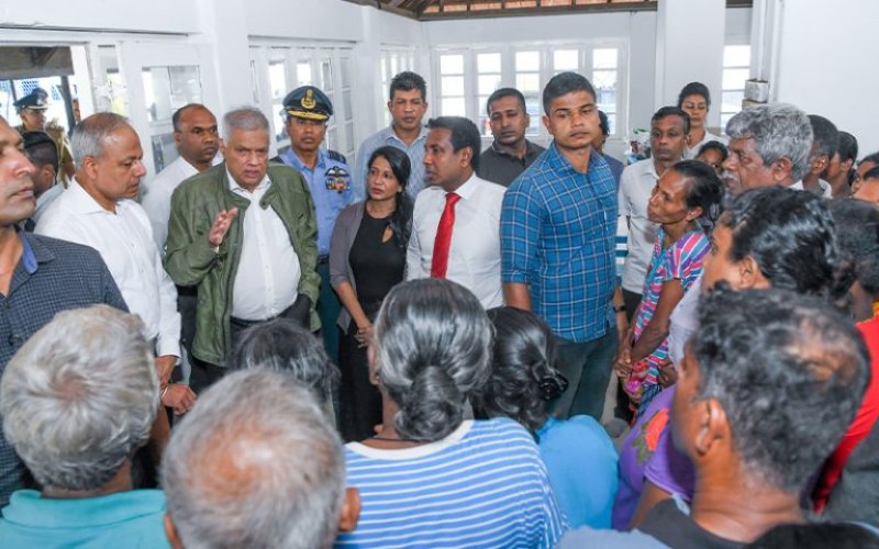 President visits flood affected areas 