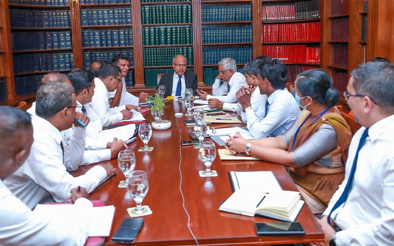 Govt Focuses on Issues Faced by Grama Niladhari officers