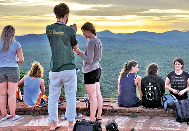 Sri Lanka welcomes over 25,000 tourists in first week of Oct