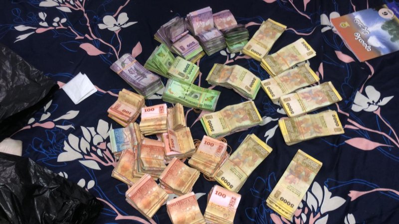 Police recovers Rs.2.2 Mn from underground bunker 