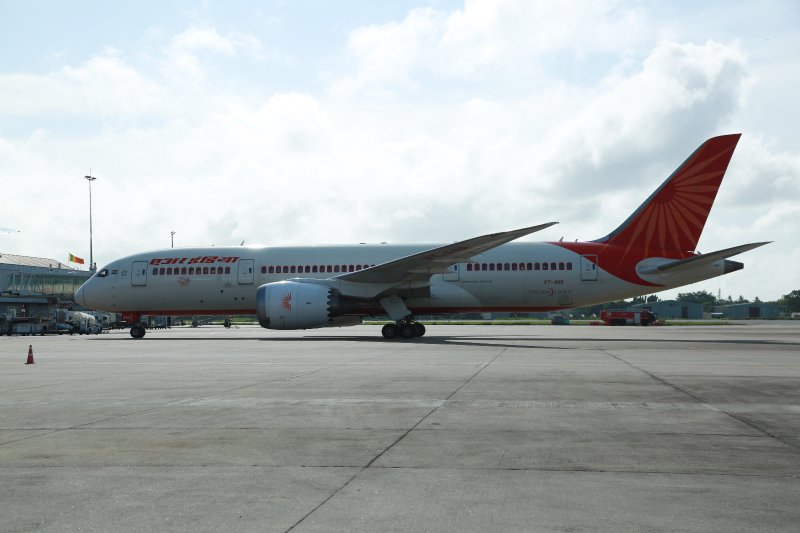 Air India launches dreamliner on Colombo routes