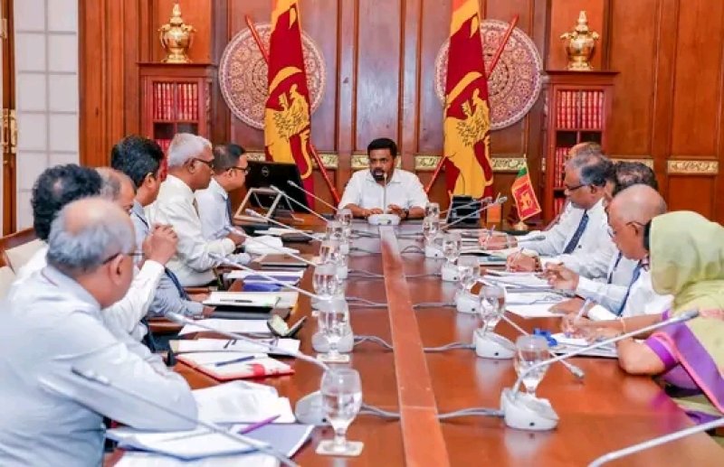 President Meets with Officials of the CEB