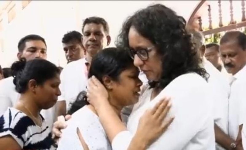 Prime Minister pays respects to bus accident victims