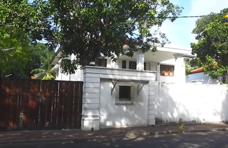 Ex-President Sirisena vacates official residence