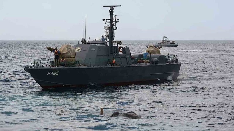 Six smuggling victims rescued by Navy off Talaimannar