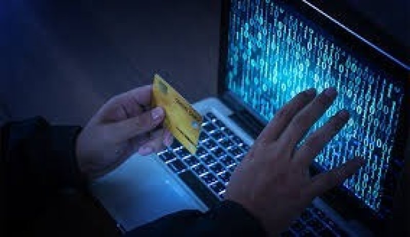 Four arrested over bank fraud
