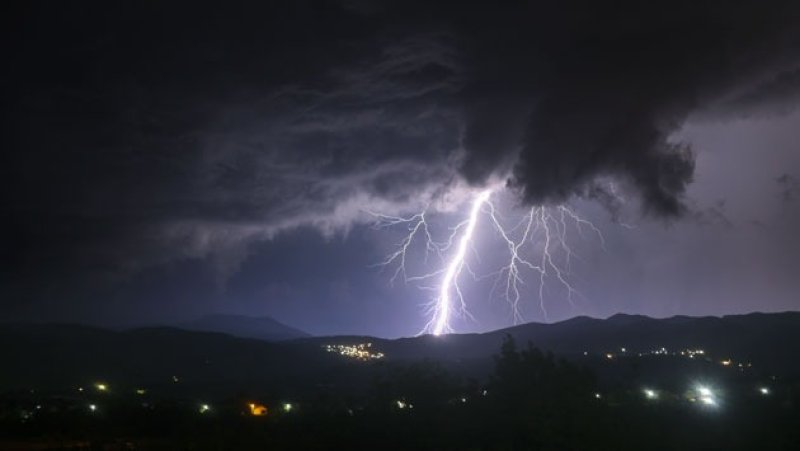 Thundershowers with severe lightning forecast