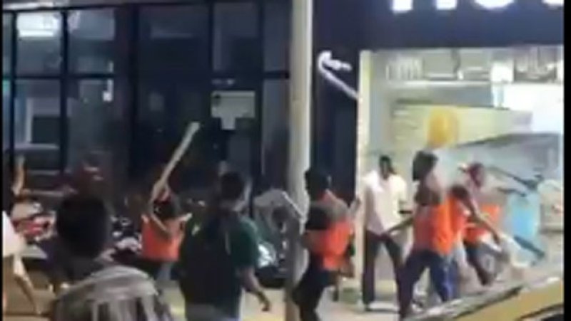 Hotel De Plaza staff assaulted: Hotel issues clarification