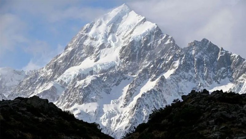 Two climbers die after fall on New Zealand's highest peak