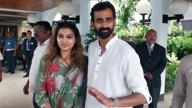 Jeevan Thondaman returns with wife after marriage