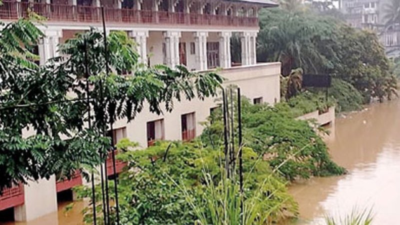 Four arrested over theft of motorbikes from flooded Kandy