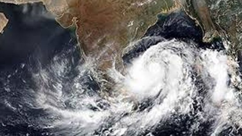 Low pressure area 700 Kilometres from Batticaloa