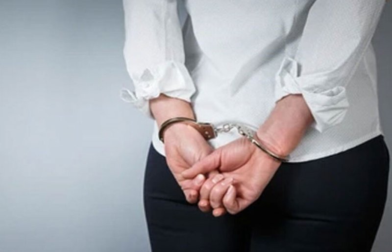 Three women arrested over online furniture scam 