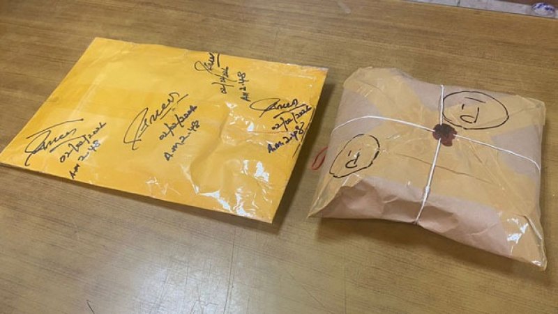 ​Customs nab Akurana businessman over currency smuggling