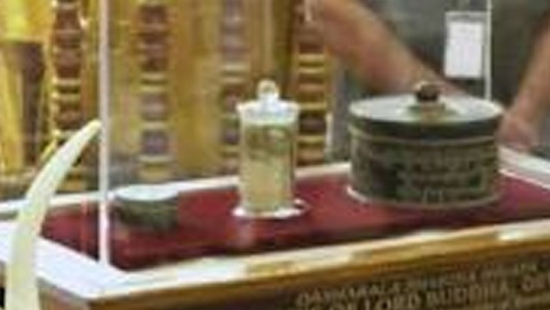 Sacred Buddha relics to conclude public exposition today 